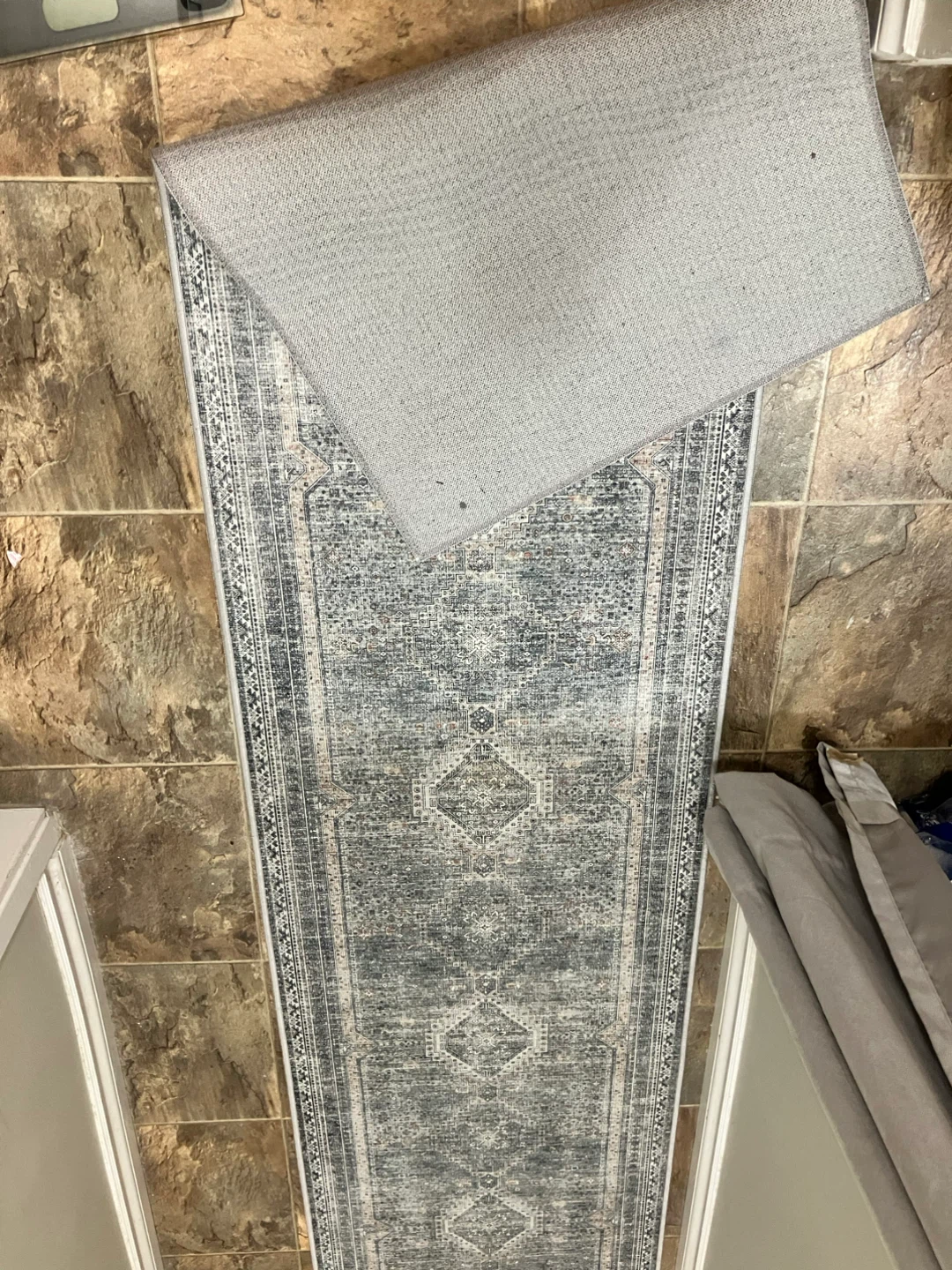 Grey Distressed Medallion Runner Rug - photo 2