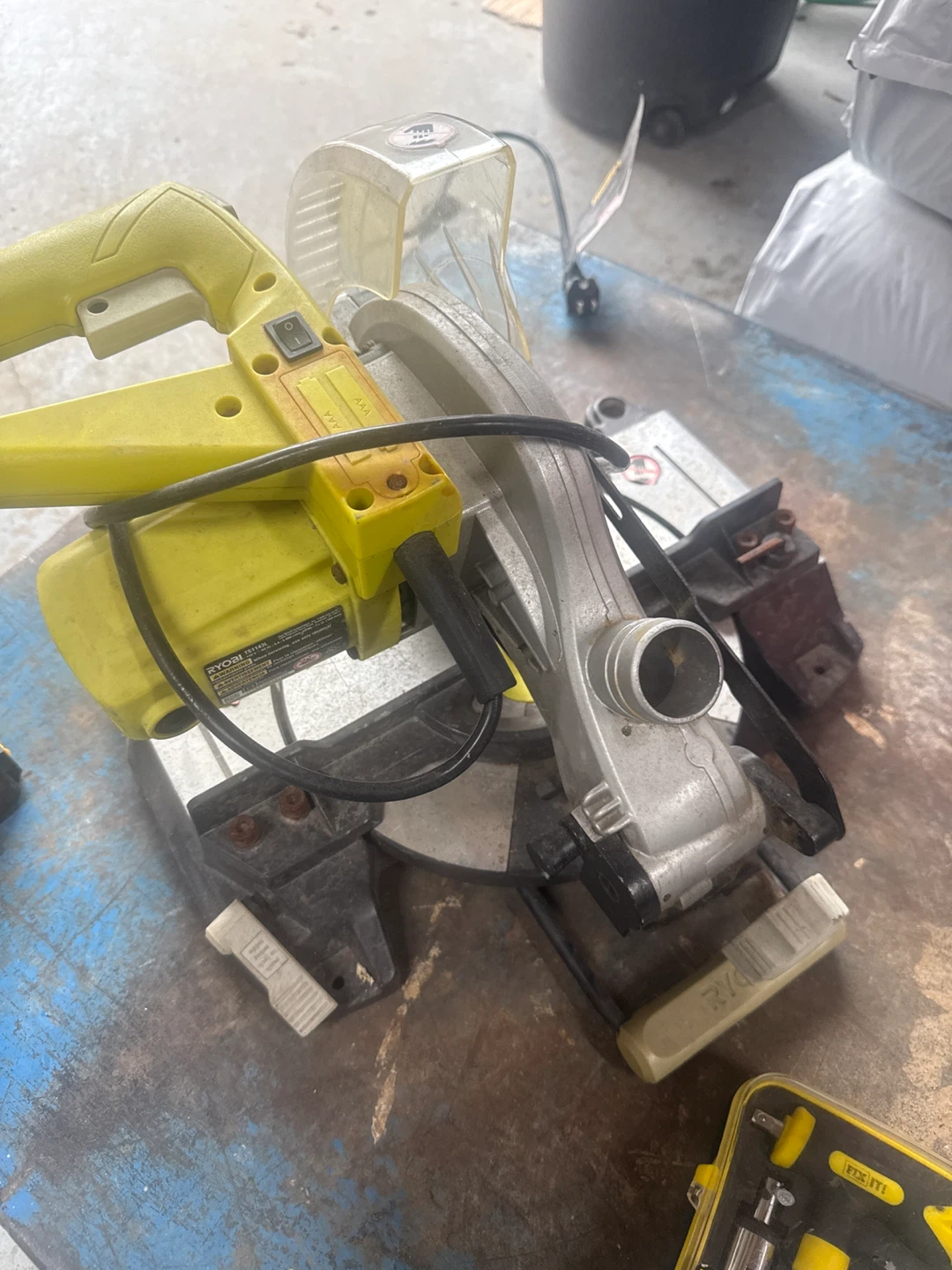 Ryobi Miter Saw and RuggedDog Pro Carpet Cleaner - photo 3