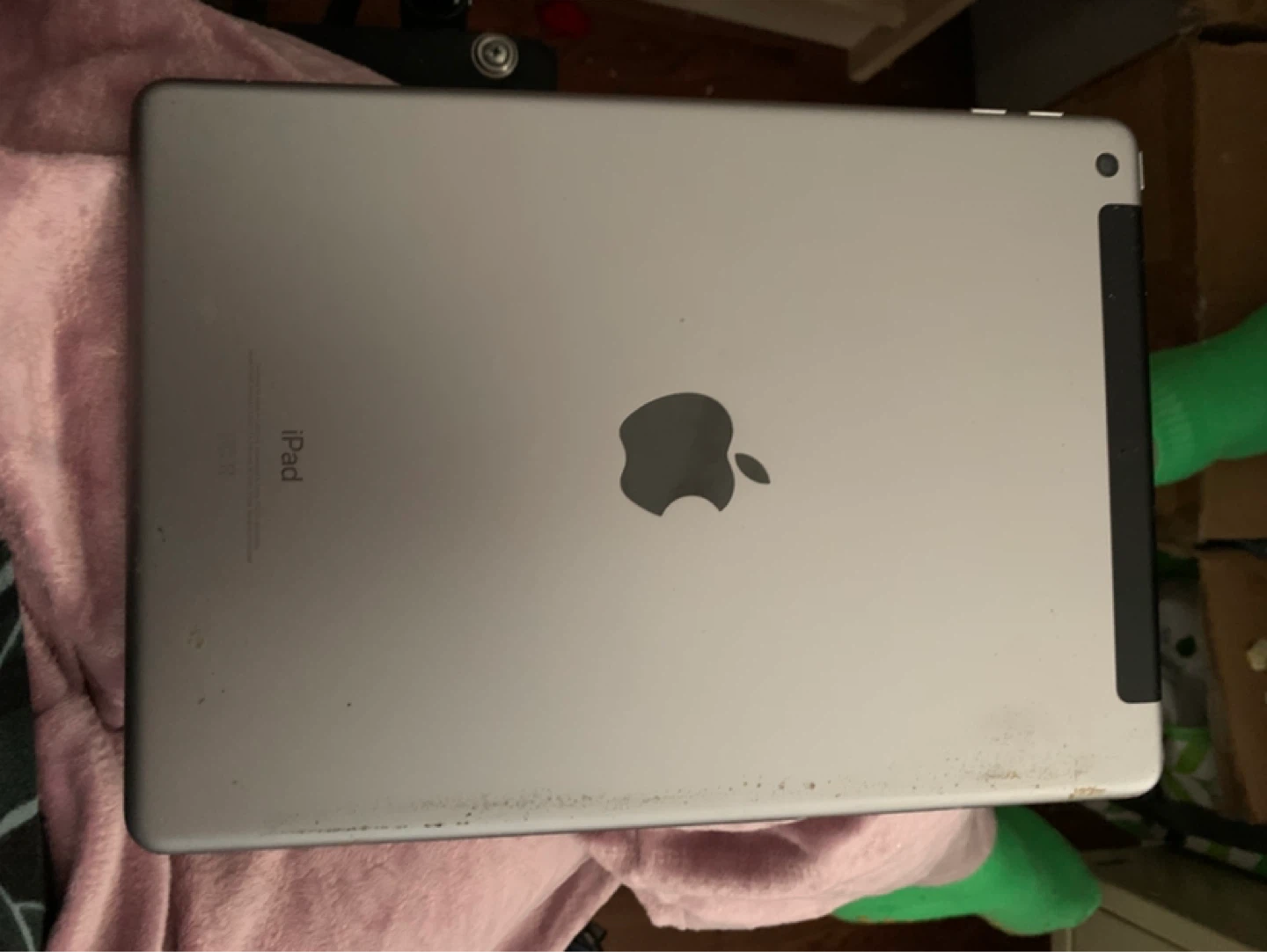 Apple iPad 6th Gen 32GB Wi-Fi - photo 2