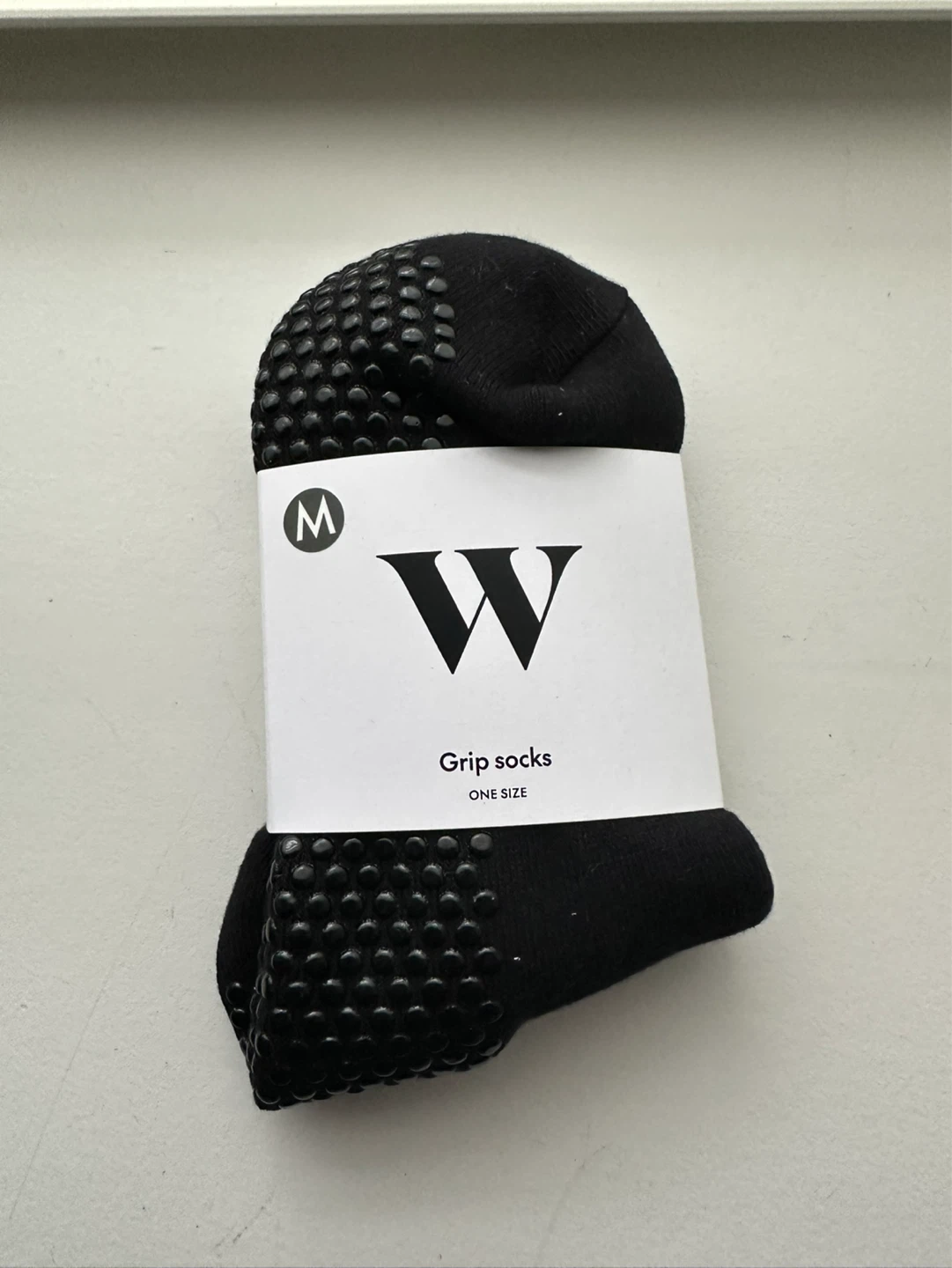Wealthsimple wallet, keychain, socks, bag - photo 2