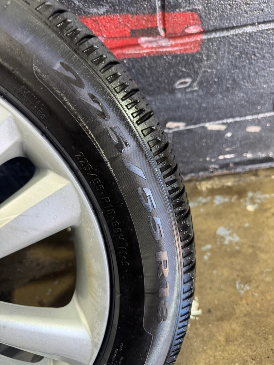 Set of 4 Pirelli P4 Tires 225/55R18 with Hyundai Rims - photo 4
