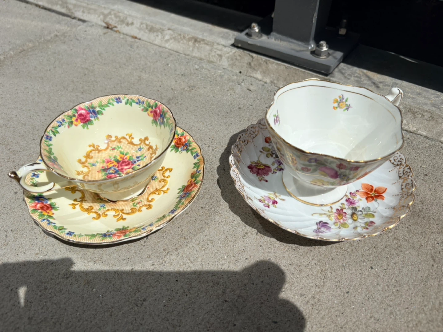 Royal Albert and Paragon Minuet teacups and saucers - photo 2
