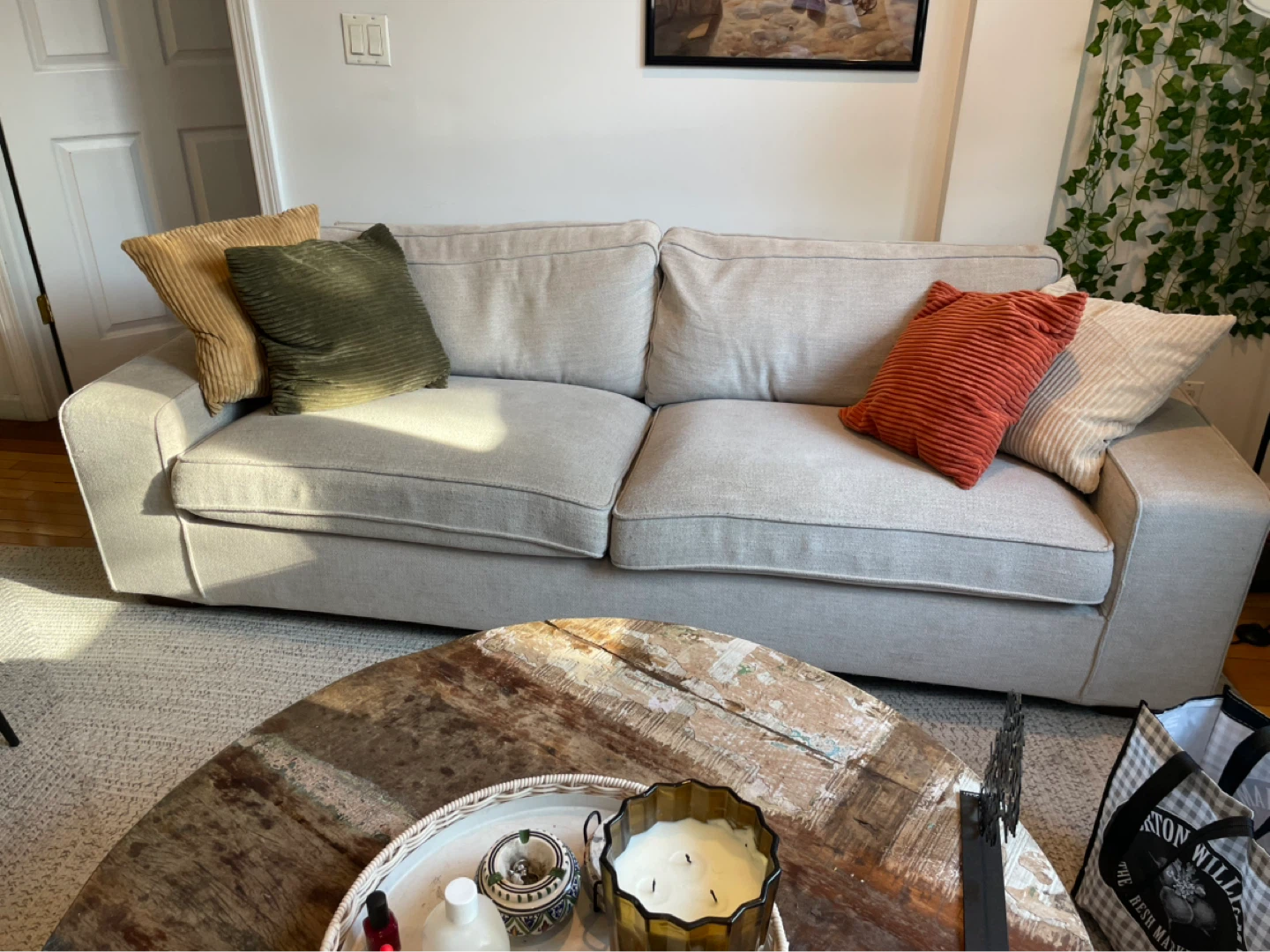 Light Beige 3-Seater Sofa + 4 Pillows! - photo 2