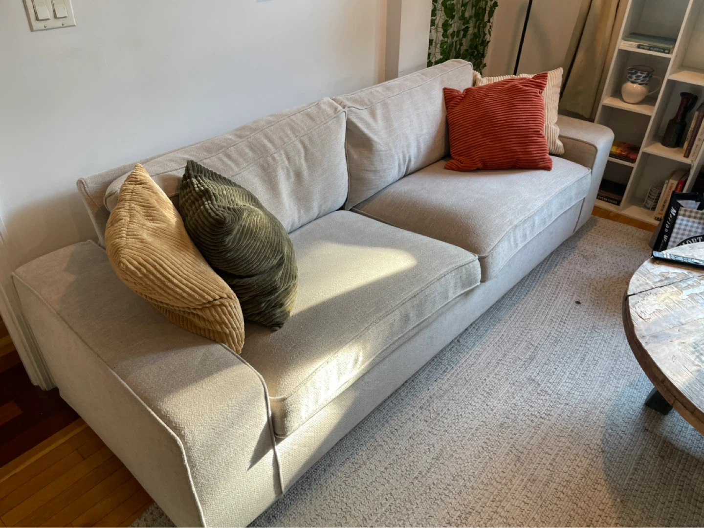 Light Beige 3-Seater Sofa + 4 Pillows!