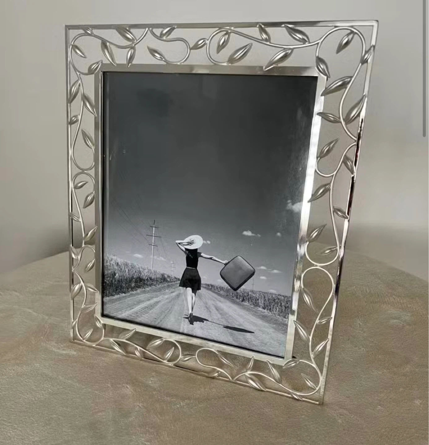 Silver Leaf Design Photo Frame