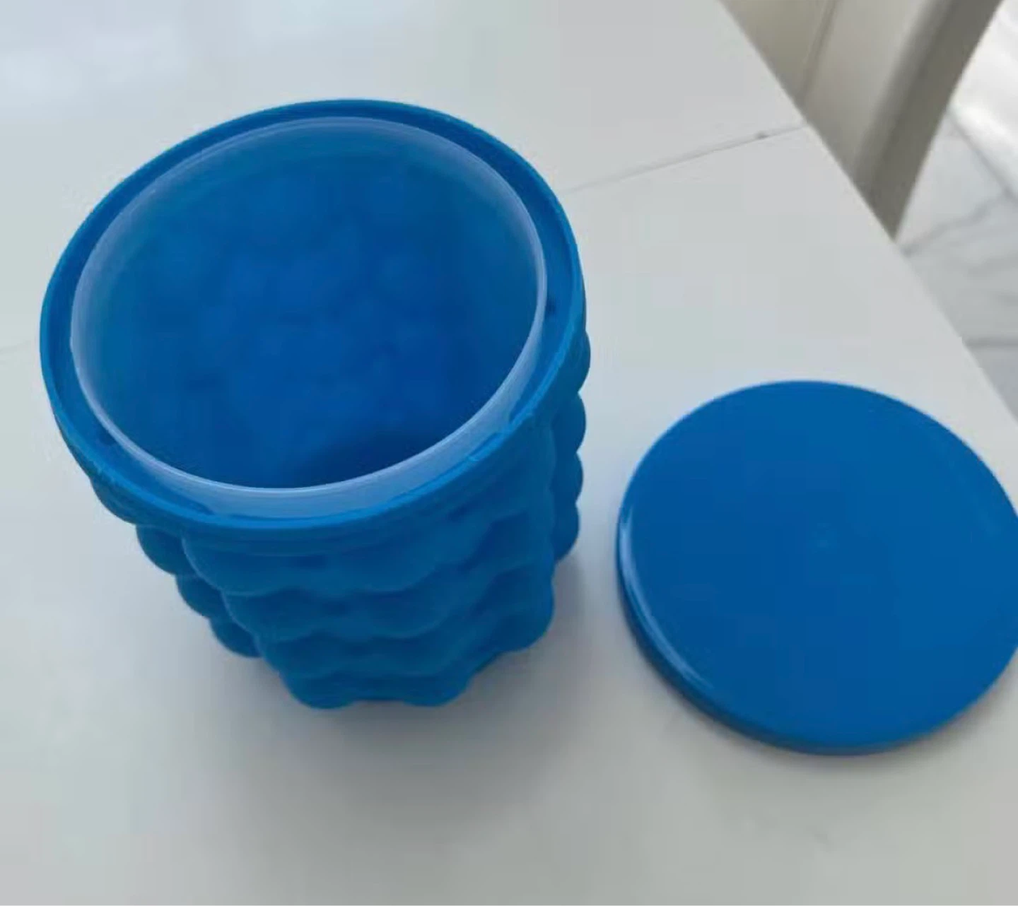 Blue Ice Cube Maker with Lid - photo 2