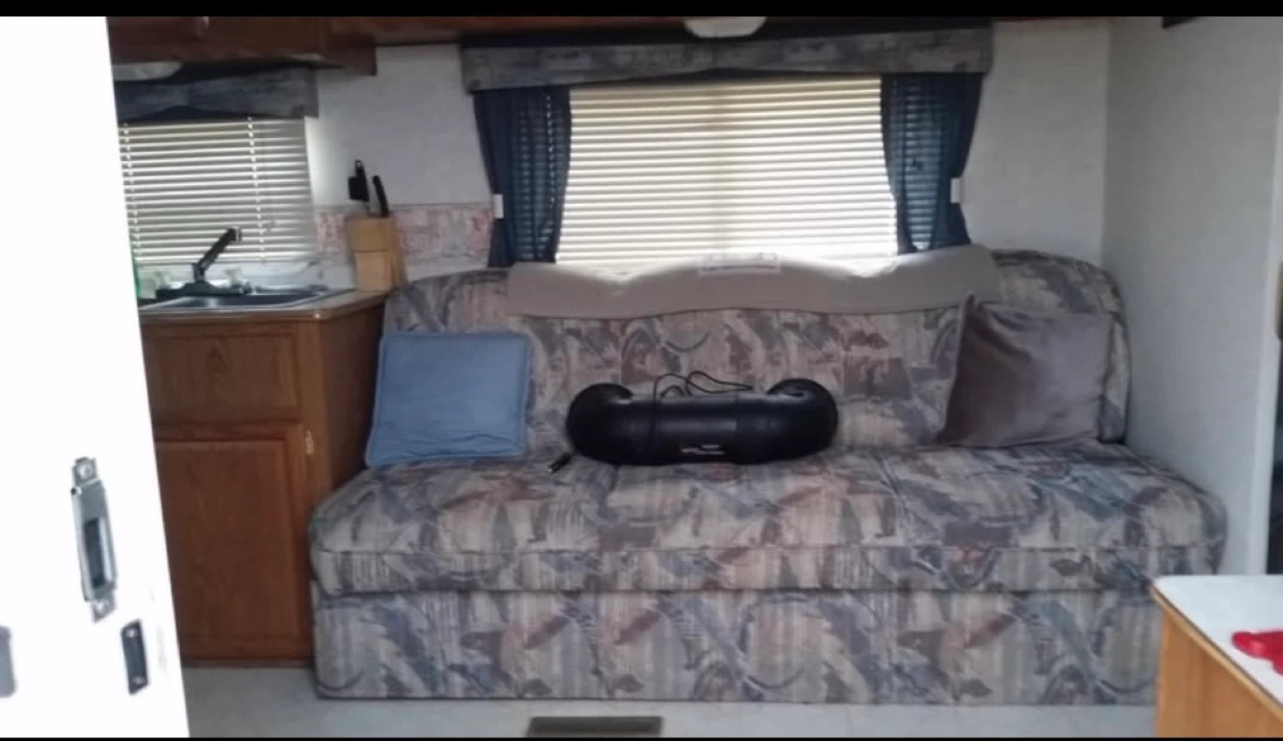 1994 Fleetwood Prowler travel trailer 28 ft - photo 5