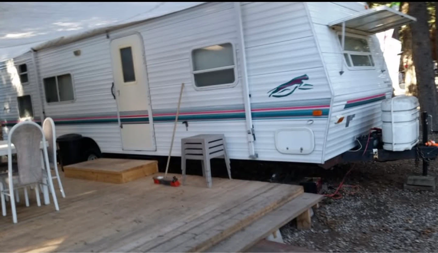 1994 Fleetwood Prowler travel trailer 28 ft - photo 2