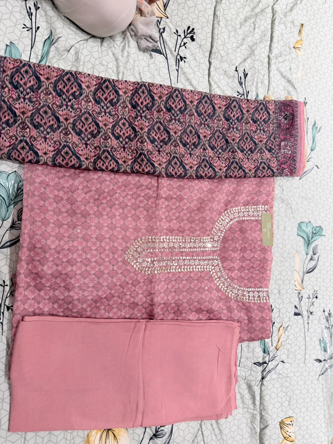 unstitched designer suits with embroidery - photo 4