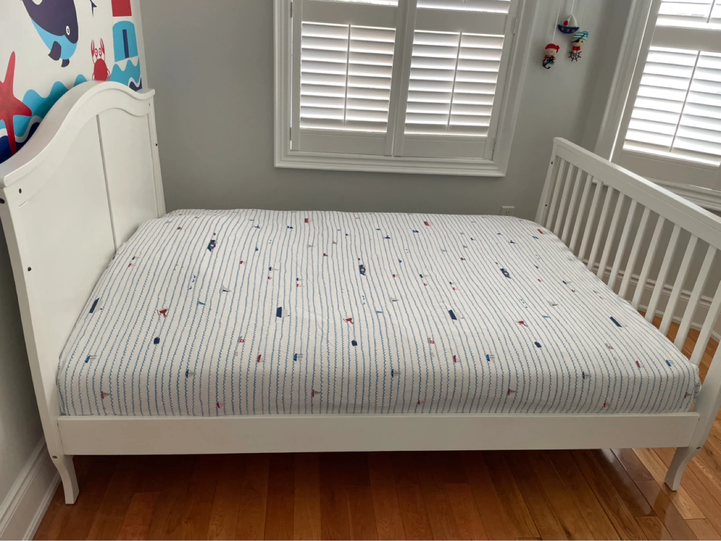 Kids twin size bedframe with mattress - photo 4