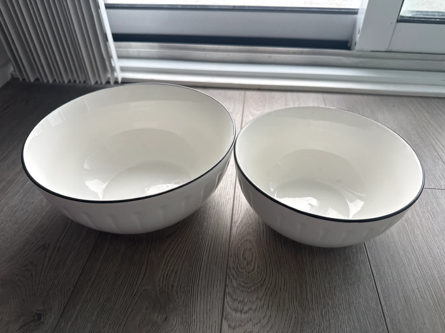 Set of 2 White Large Serving Bowls - photo 2