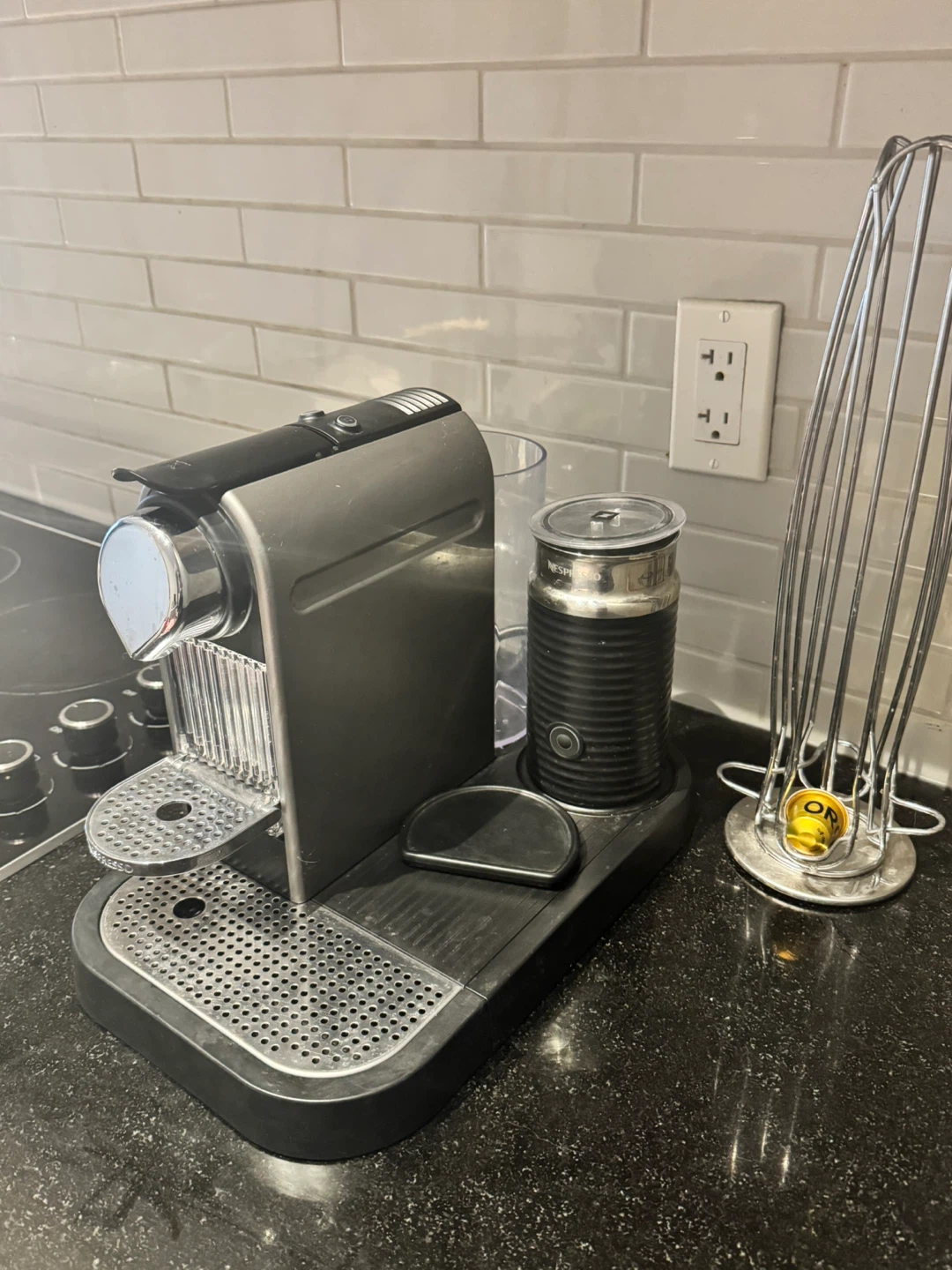 Nespresso Citiz & Milk (Model C121)