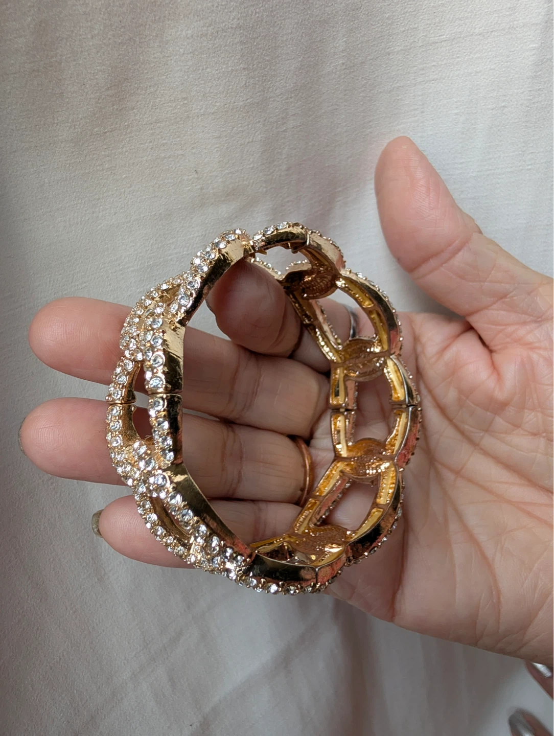 Gold tone link bracelet with rhinestones - photo 2