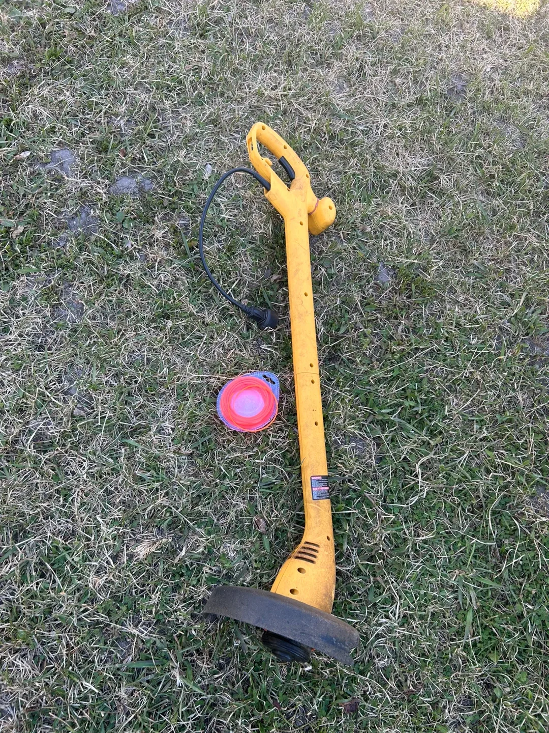 Yellow Electric String Trimmer - photo 2