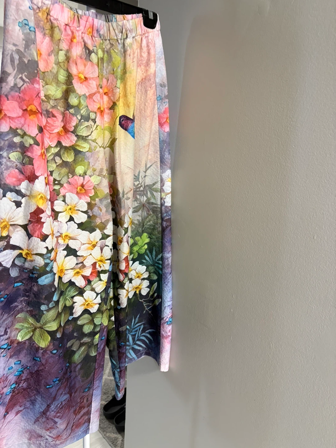 Ensemble t-shirt et pantalon fleuris avec oiseaux - photo 4