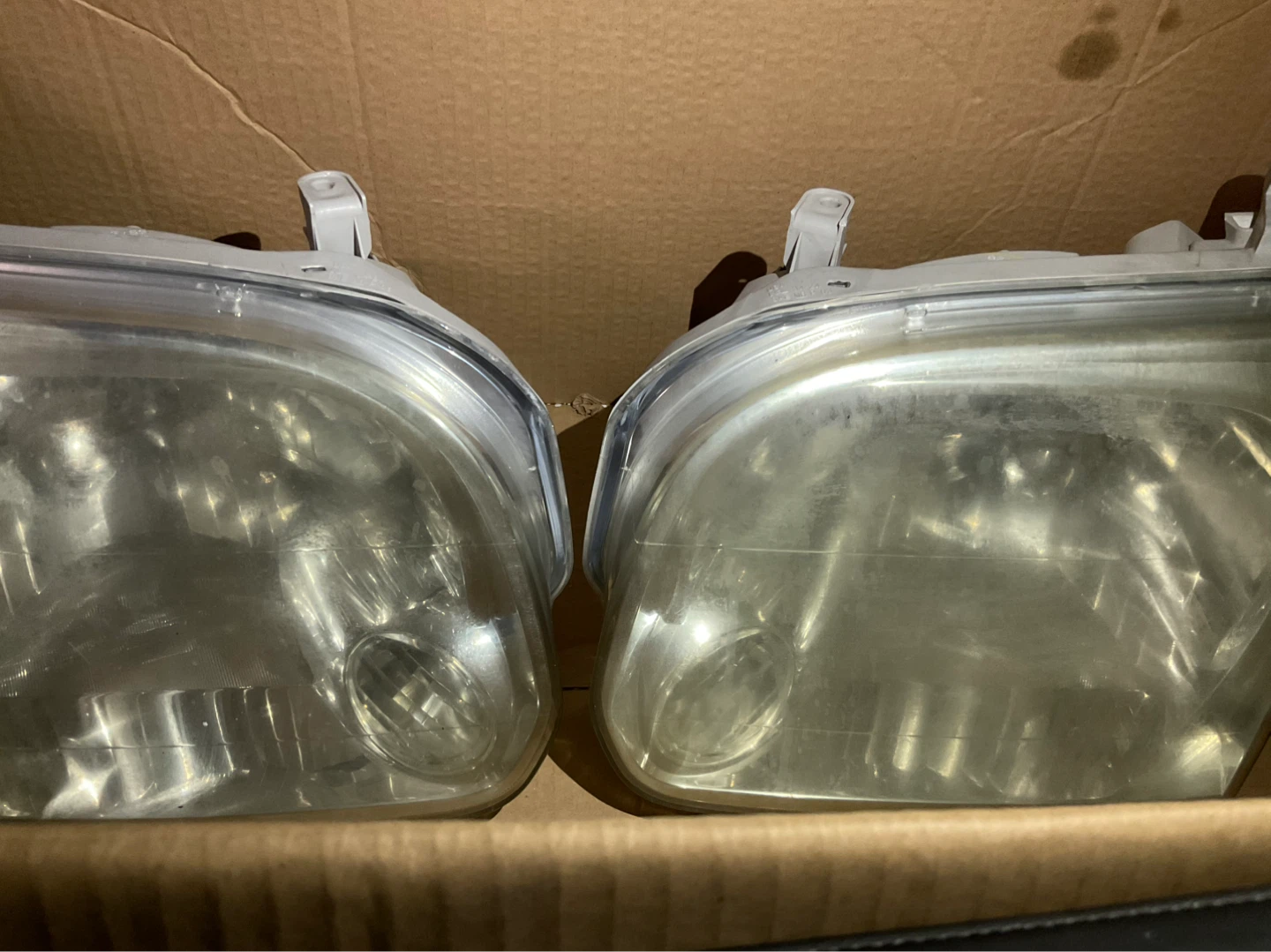 Toyota Sequoia Headlights w/ LED Bulbs - photo 2