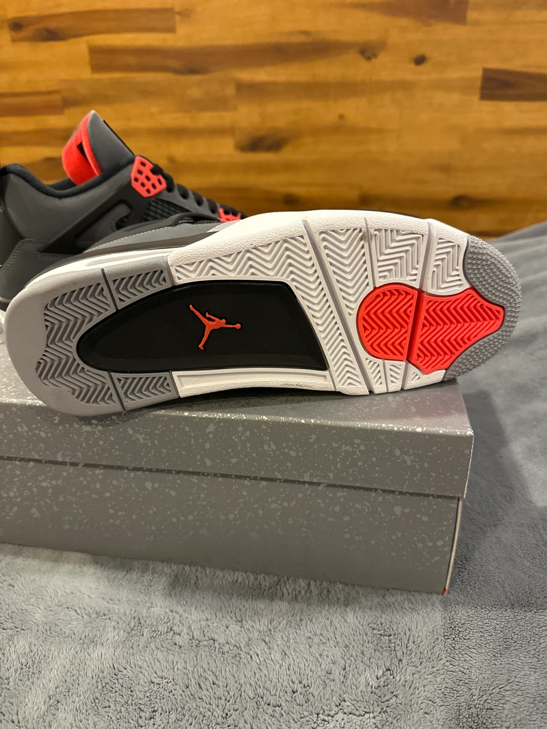 Air Jordan 4 Retro Men's Size 10 Sneakers - photo 4