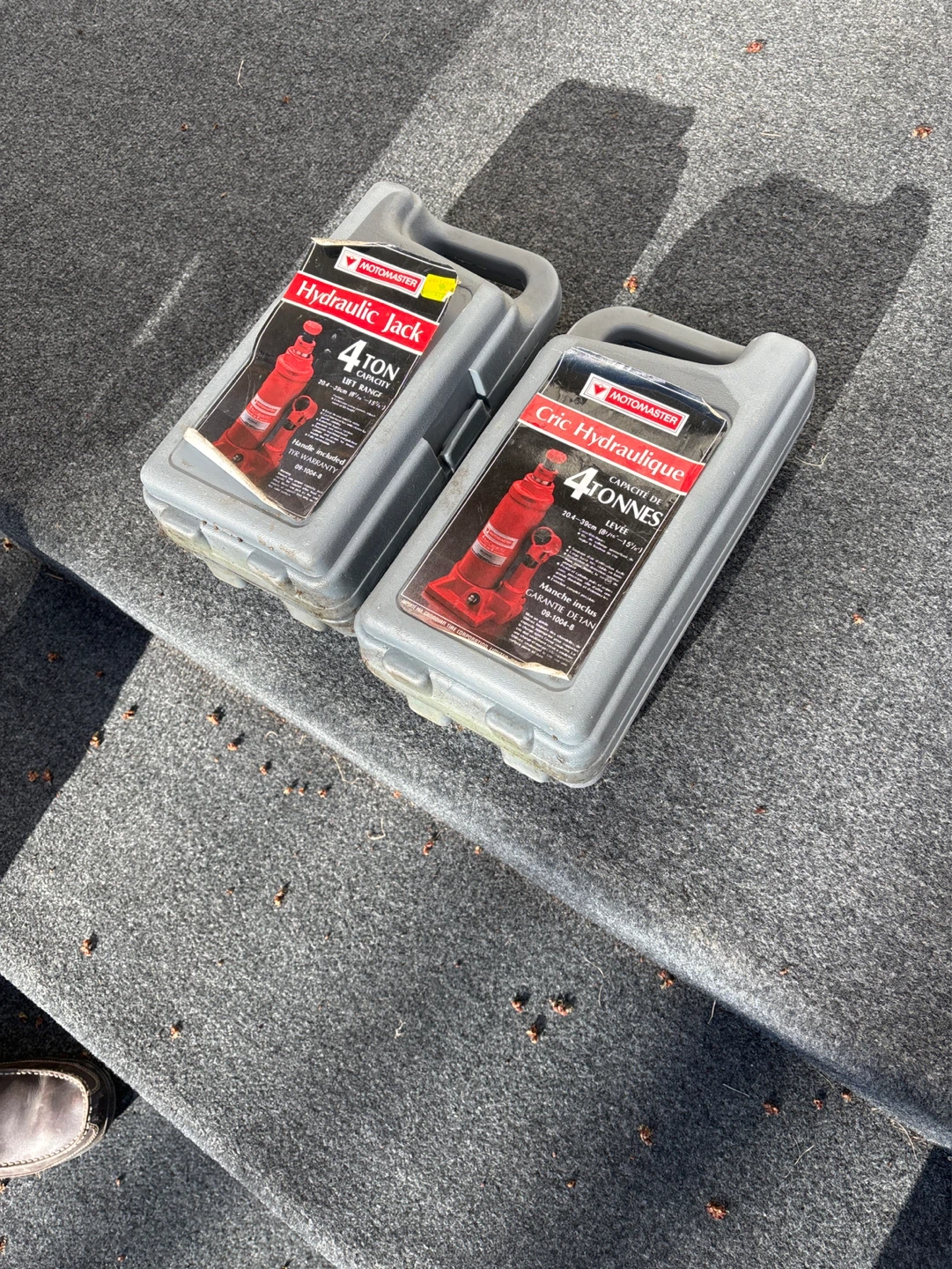Motomaster 4 Ton Hydraulic Jack - photo 2
