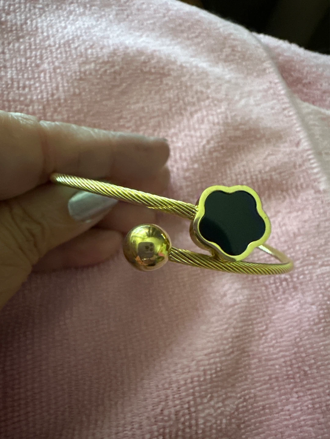 Gold 14k Clover Bracelet with Black Center