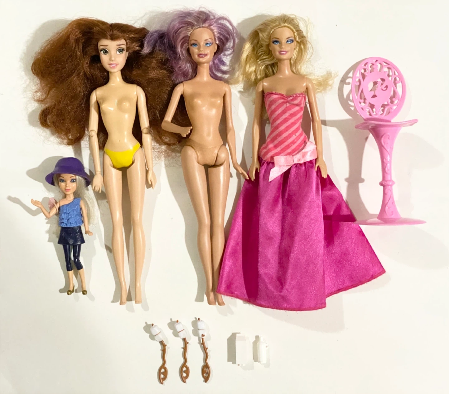 Set of 4 Dolls with Accessories