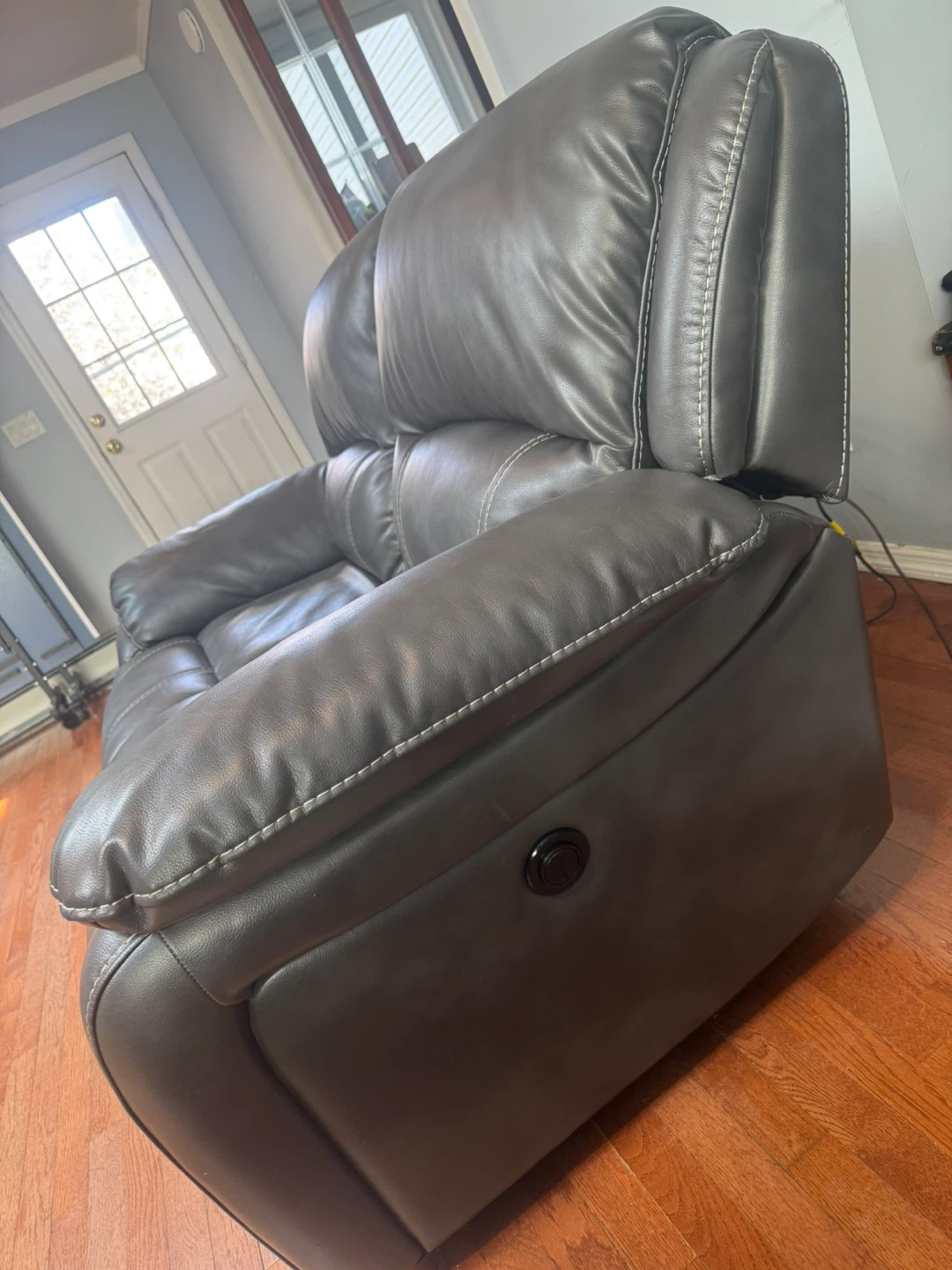 Gray Leather Loveseat Recliner - photo 3