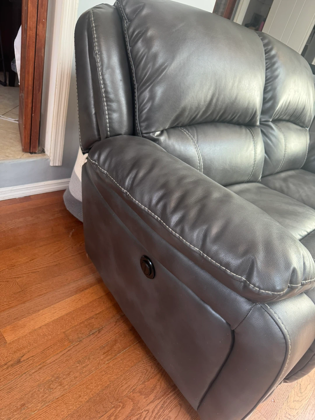 Gray Leather Loveseat Recliner - photo 4