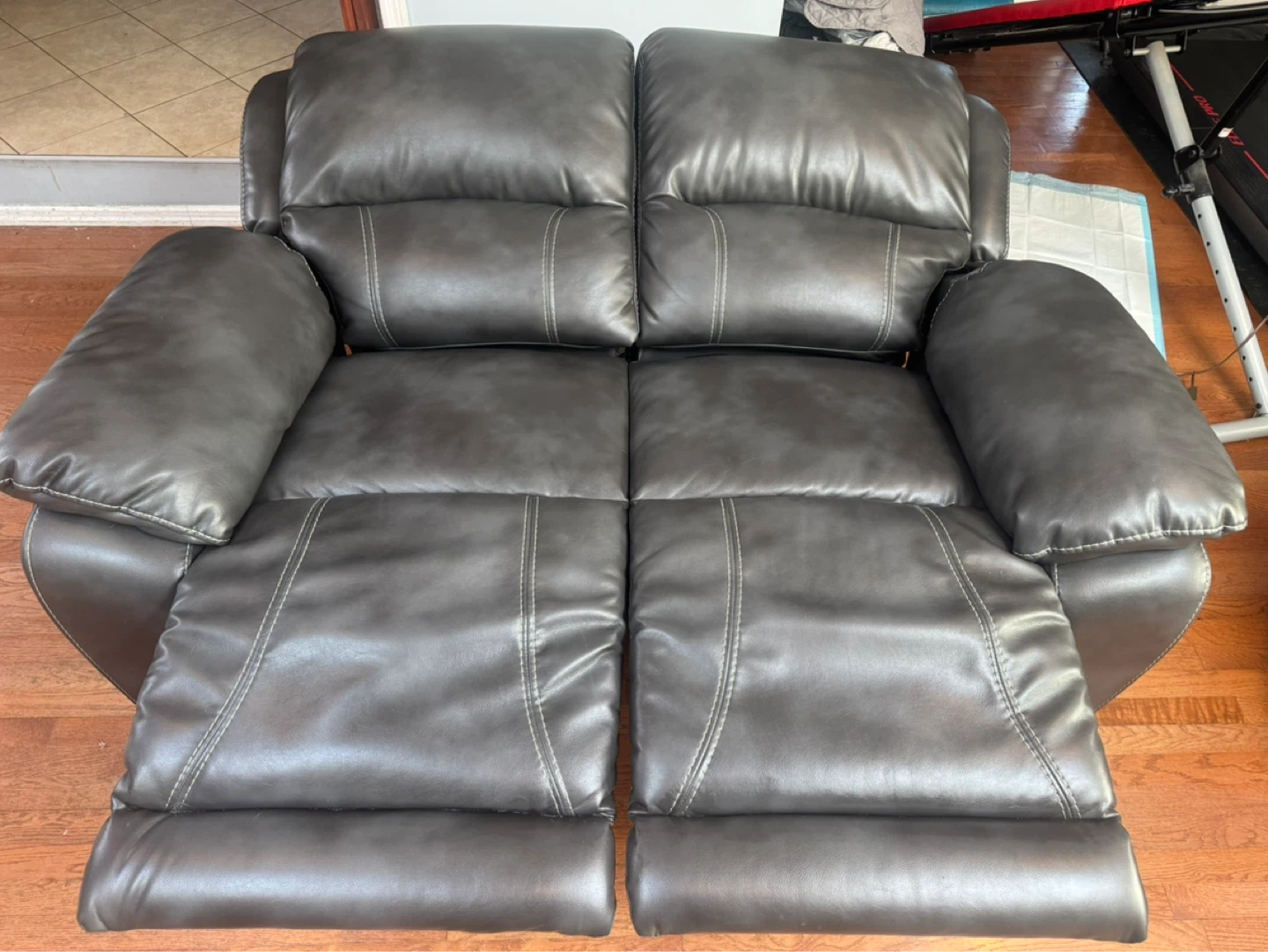 Gray Leather Loveseat Recliner - photo 2