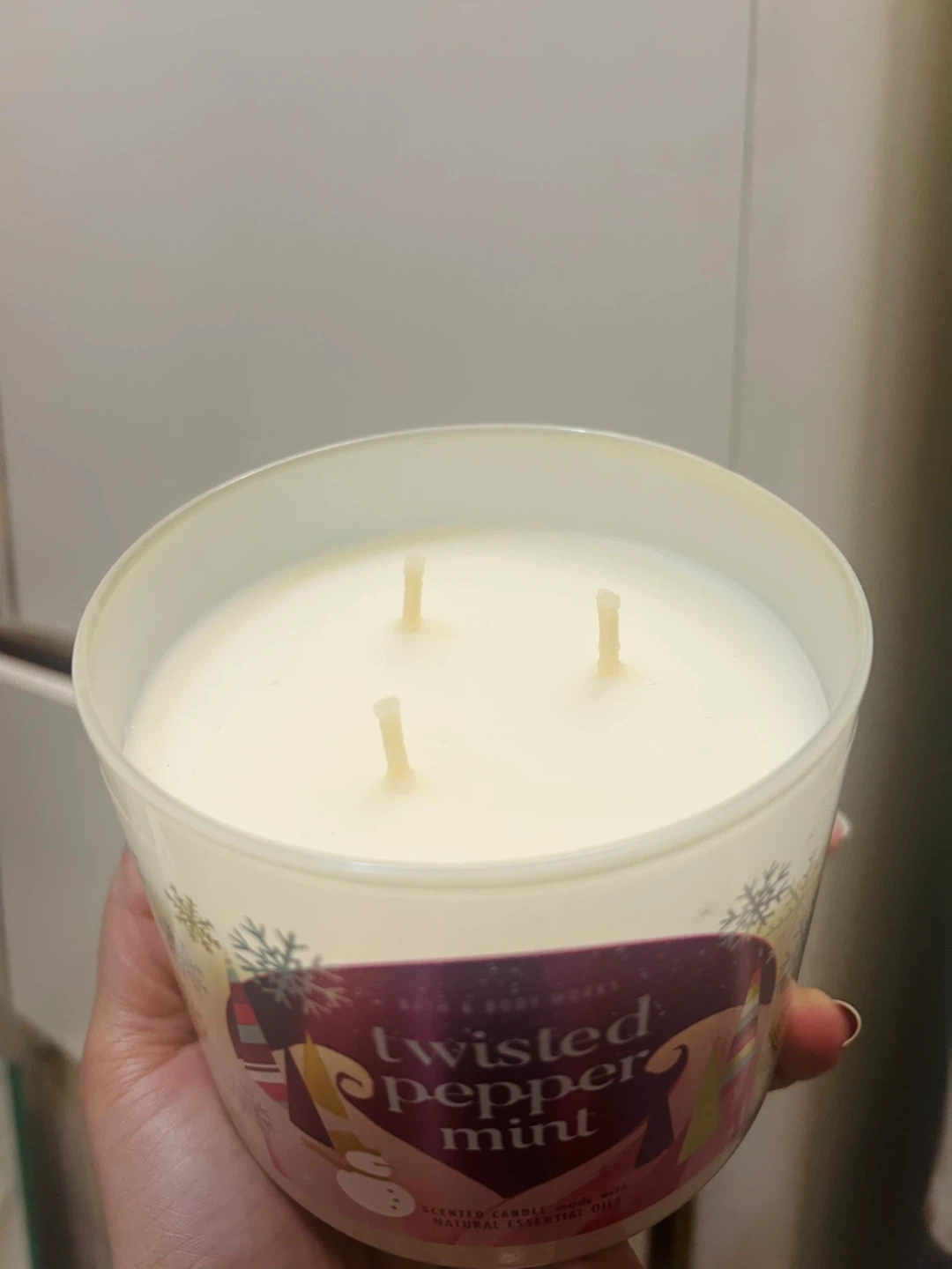Bath & Body Works Twisted Peppermint 3-Wick Candle - photo 3