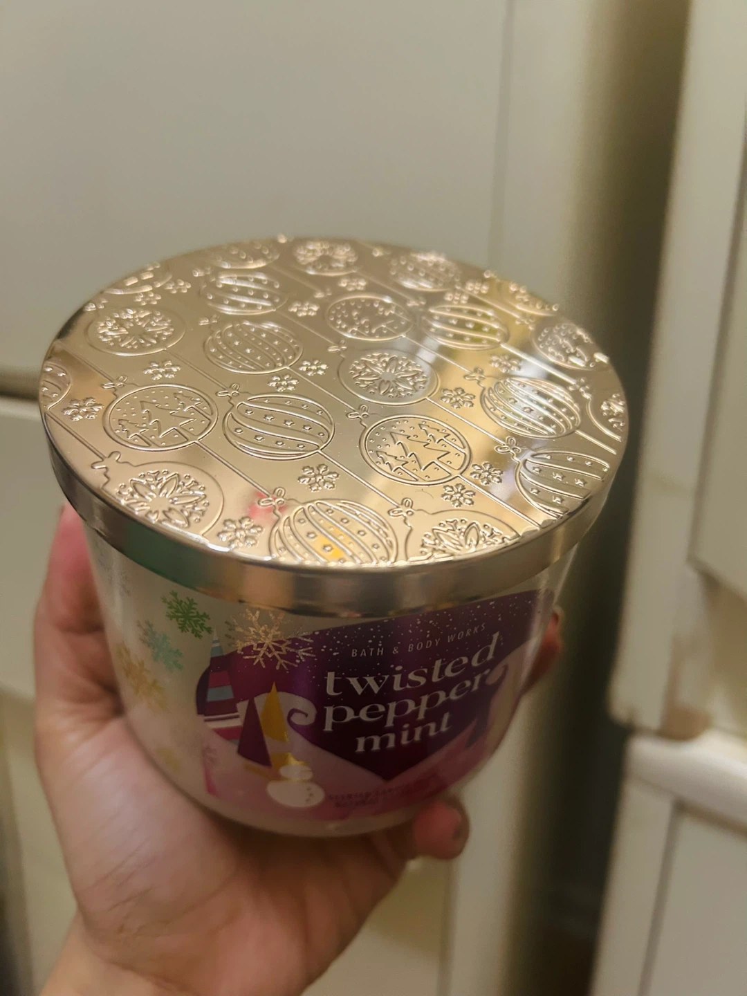 Bath & Body Works Twisted Peppermint 3-Wick Candle - photo 2
