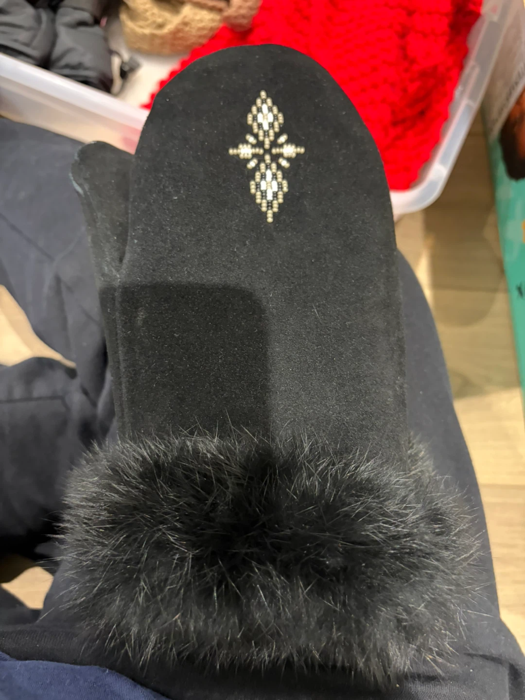 Manitobah Mukluks Black Mittens with Fur Trim