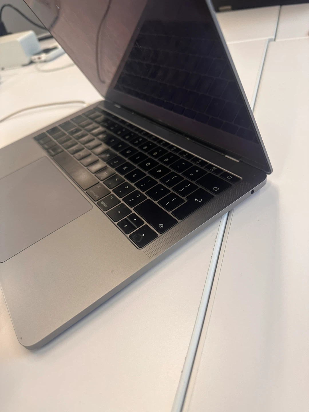 Apple MacBook Pro 13-inch (2017) - photo 4
