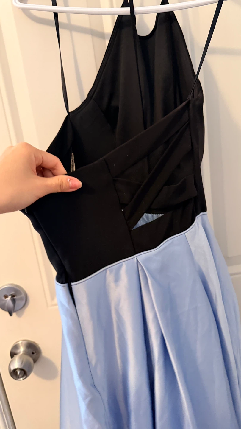 Halter Neck Prom Dress Size 10 - photo 5
