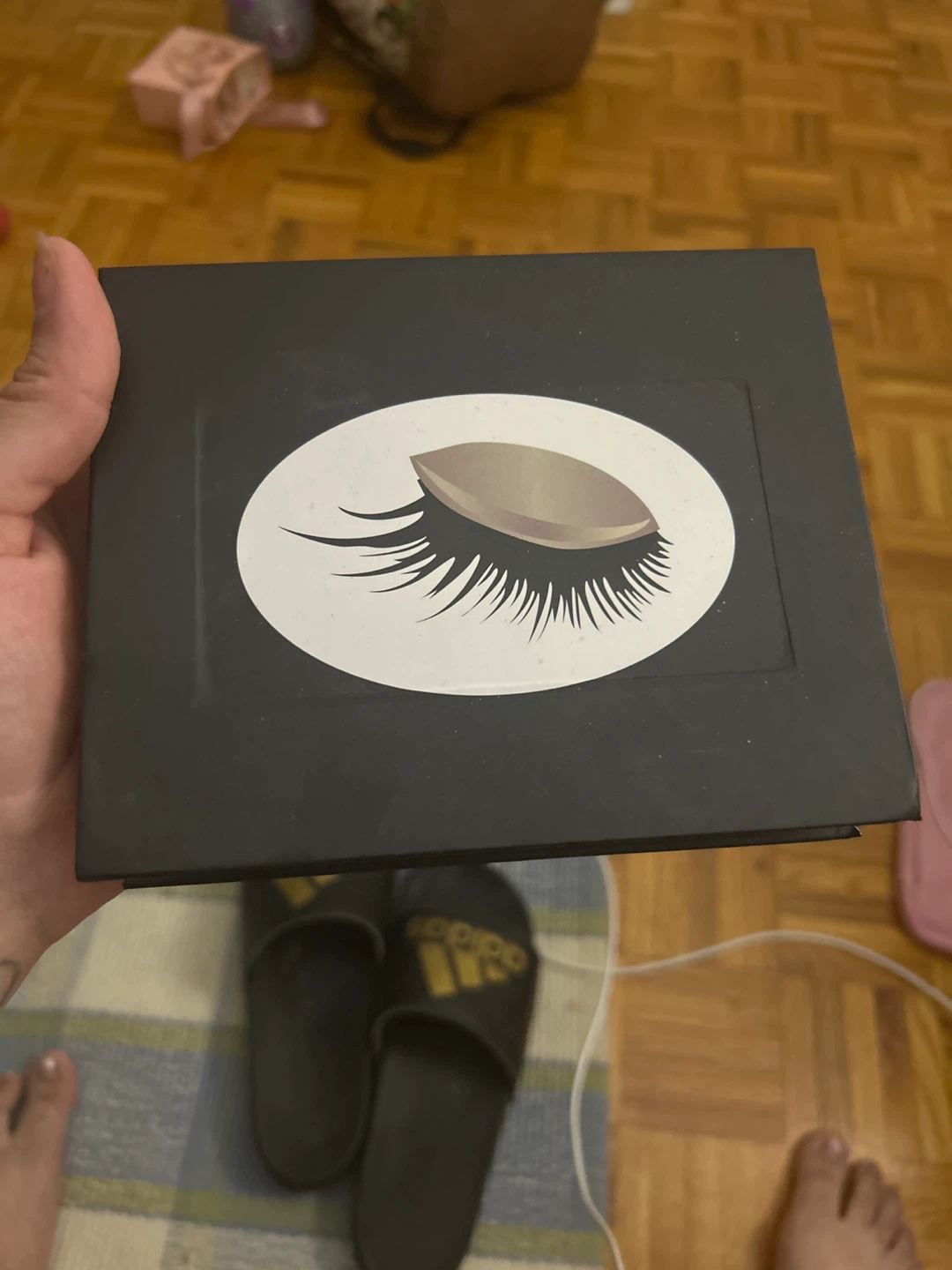 False Eyelash Kit with Applicator and Mirror - photo 2