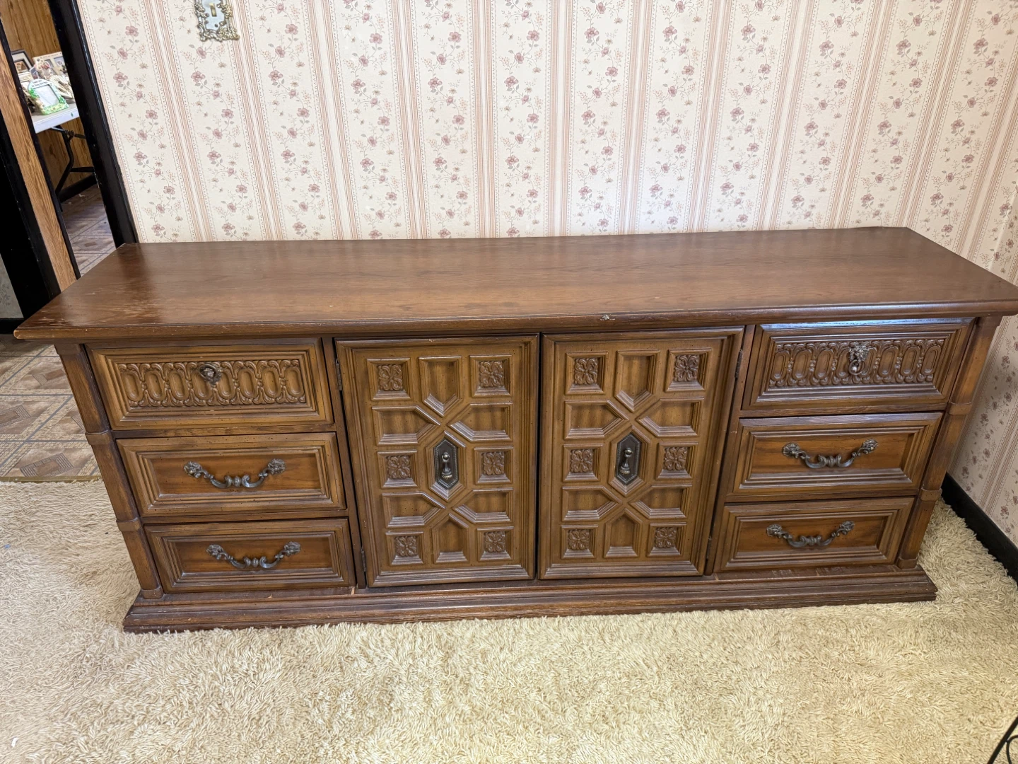 Bassett Furniture Industries Dresser