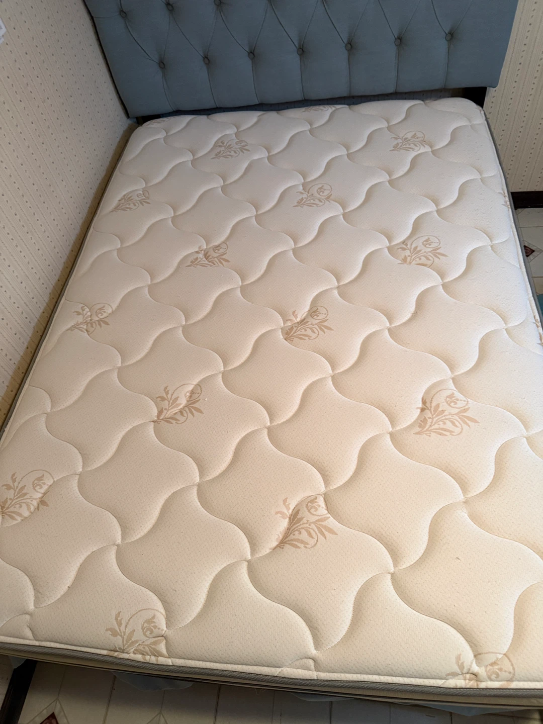 Full Mattress with Tufted Headboard and frame - photo 2