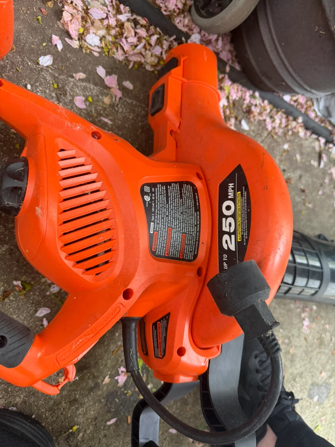Black+Decker Leaf Blower - photo 2