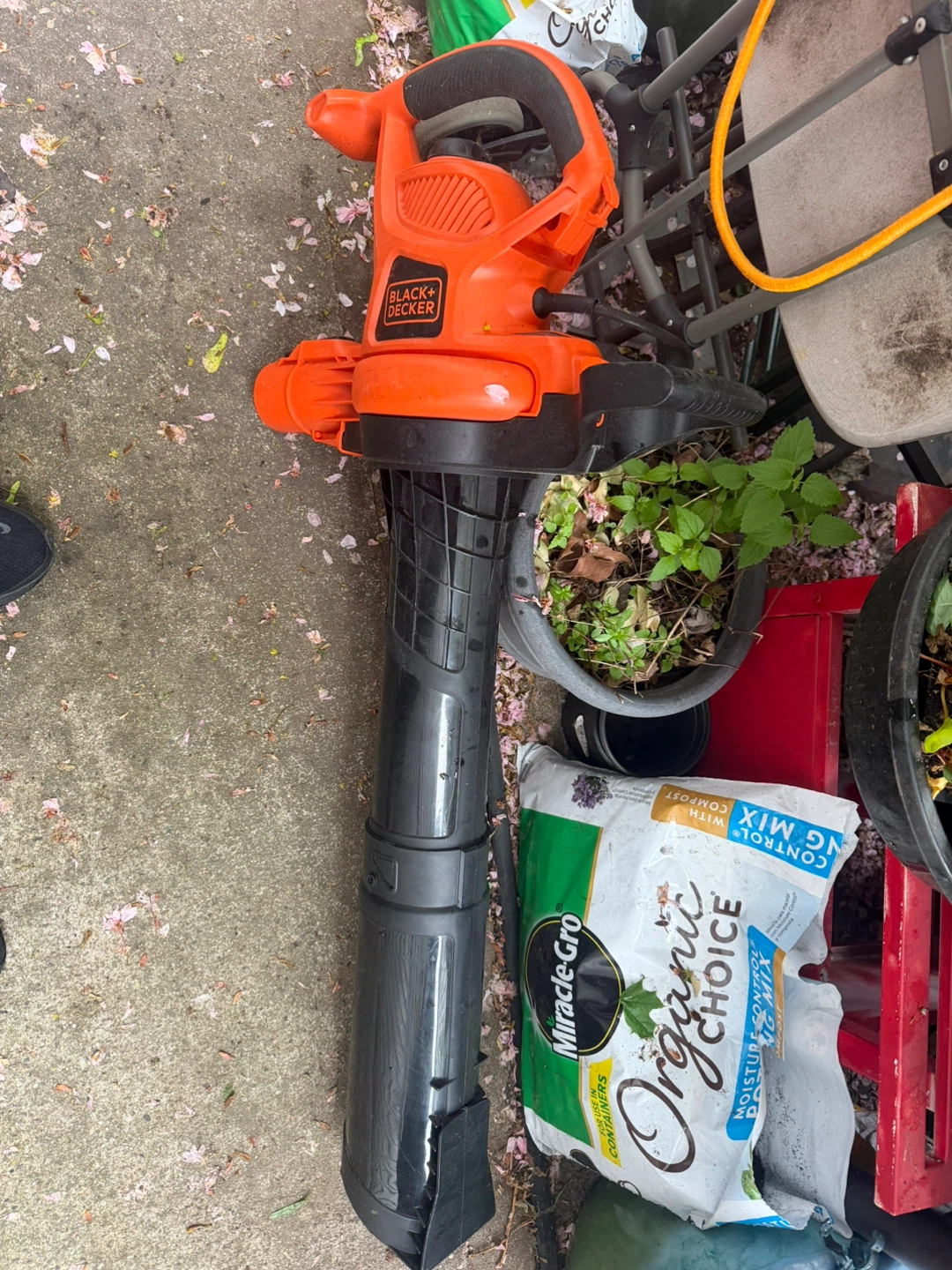 Black+Decker Leaf Blower