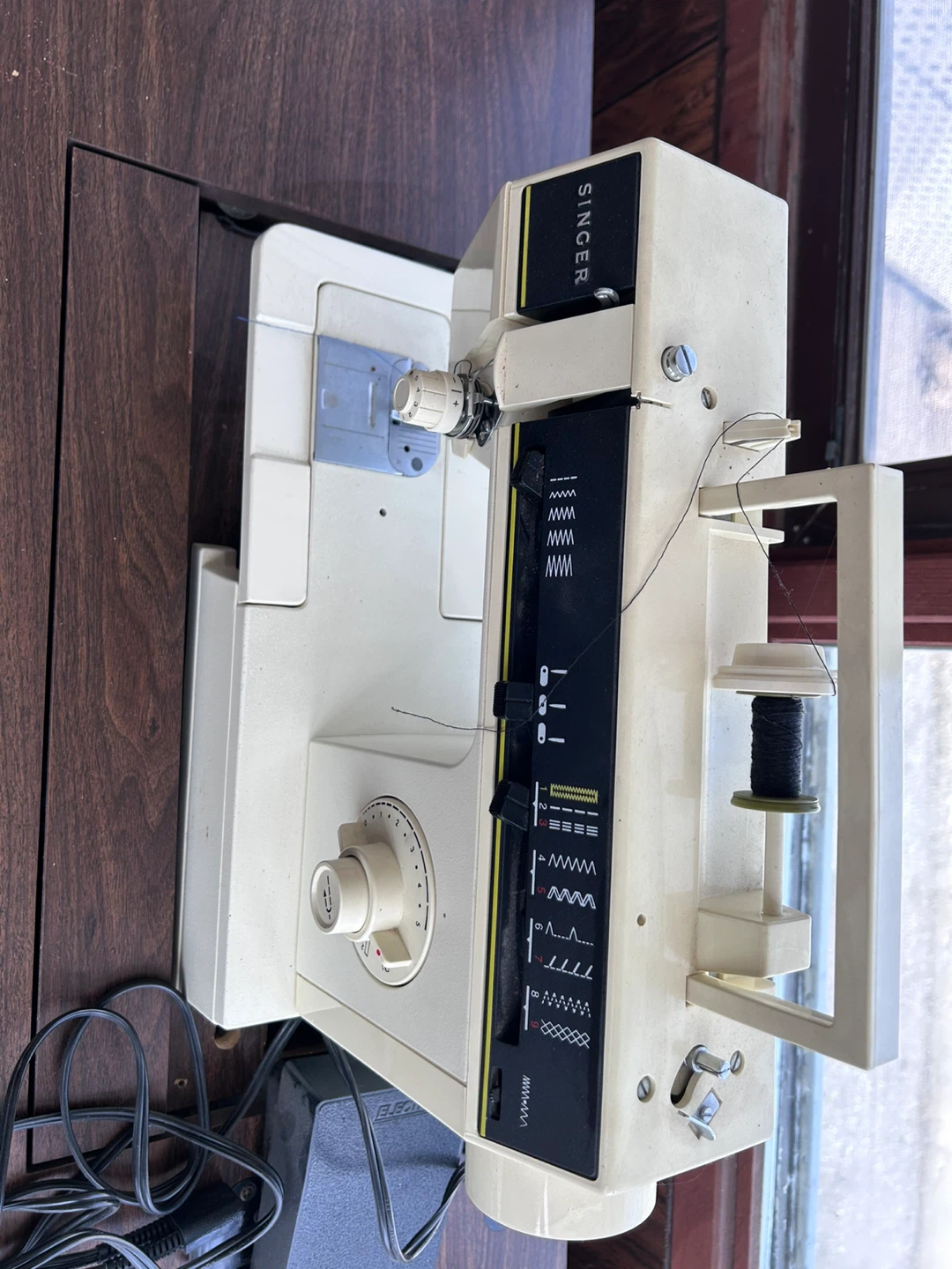 Singer Sewing Machine - photo 3