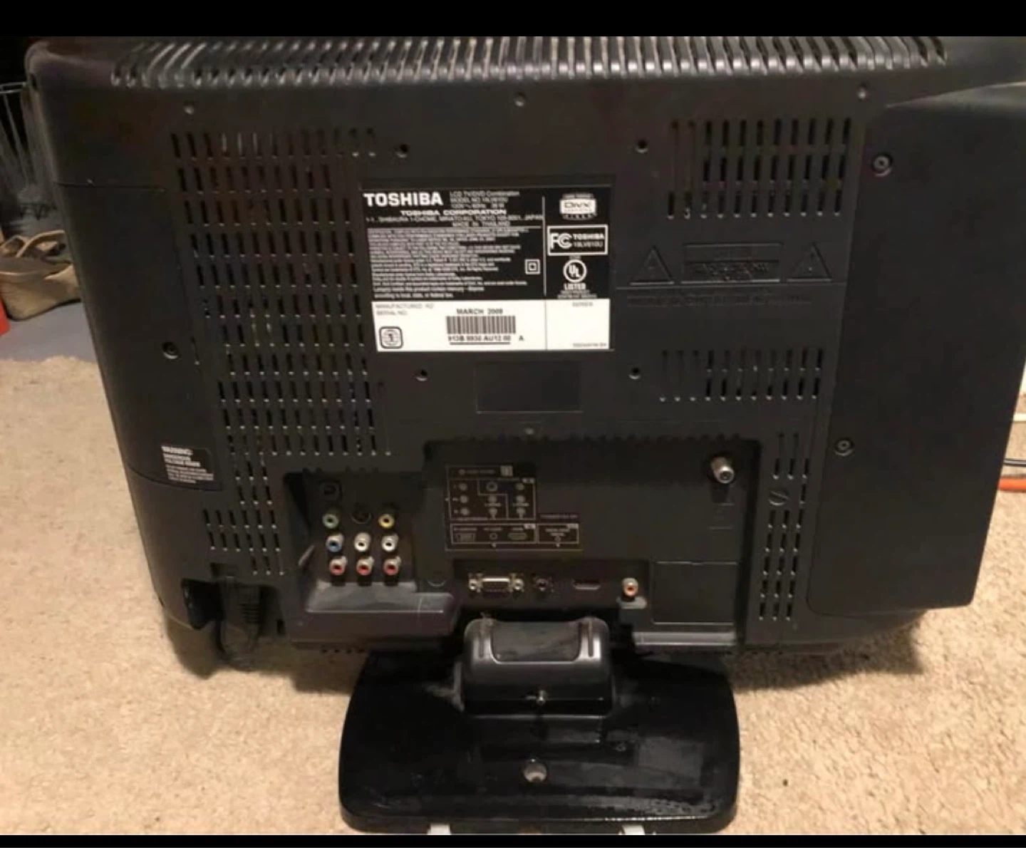 Toshiba 19 inch LCD TV with DVD Player - photo 2