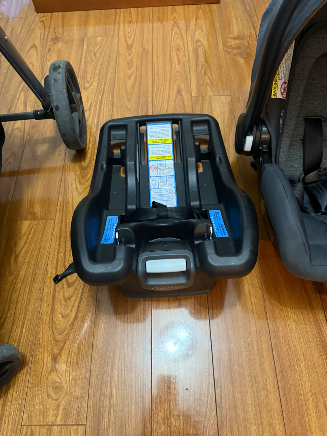 Graco SnugRide 35 Lite Infant Car Seat and Base - photo 2