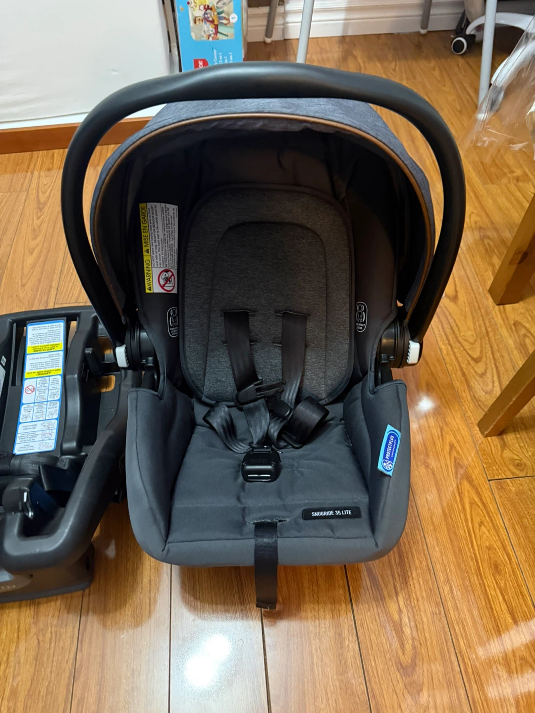 Graco SnugRide 35 Lite Infant Car Seat and Base - photo 3