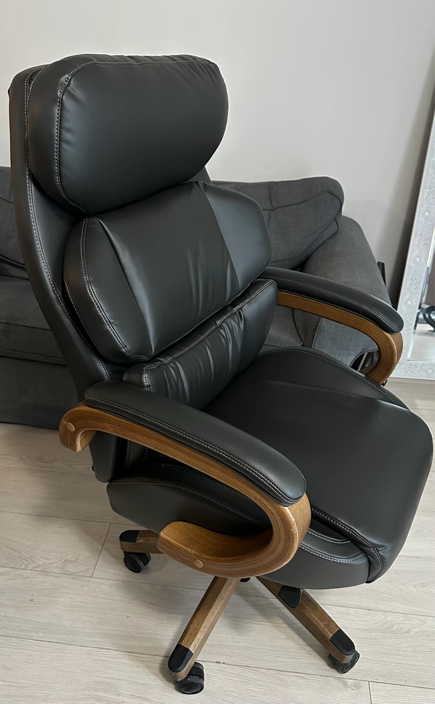 Black Executive Office Chair with Wood Accents - photo 4