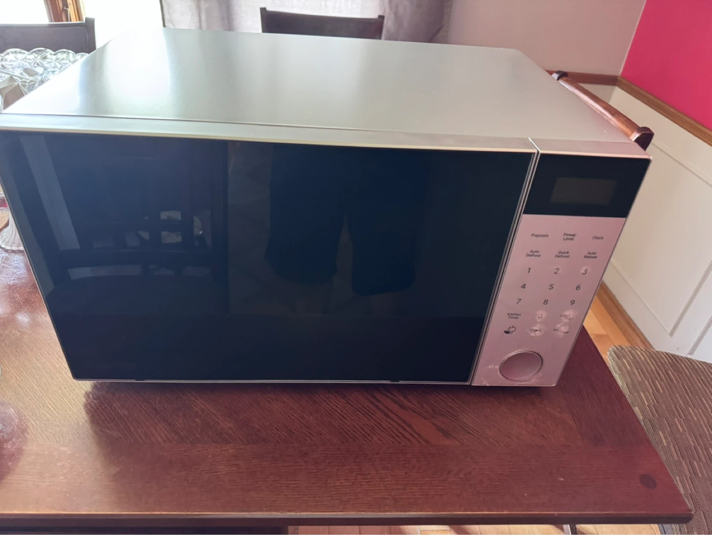 Danby 0.9 cu. ft. Microwave - Silver