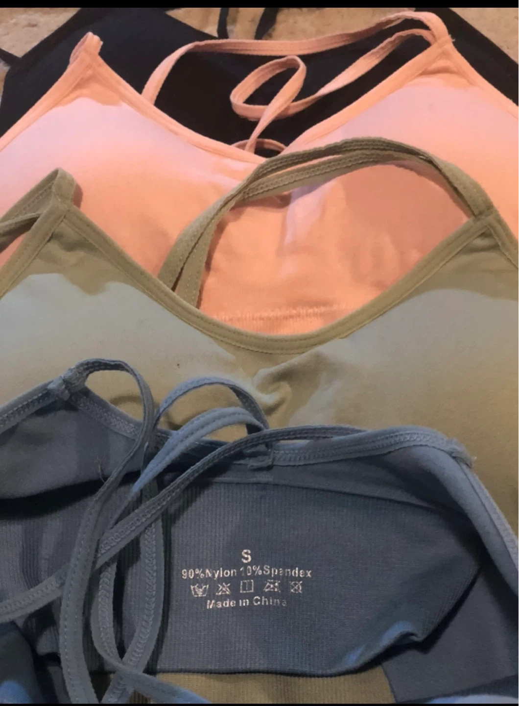 Set of 4 Seamless Sports Bras Size Small - photo 2