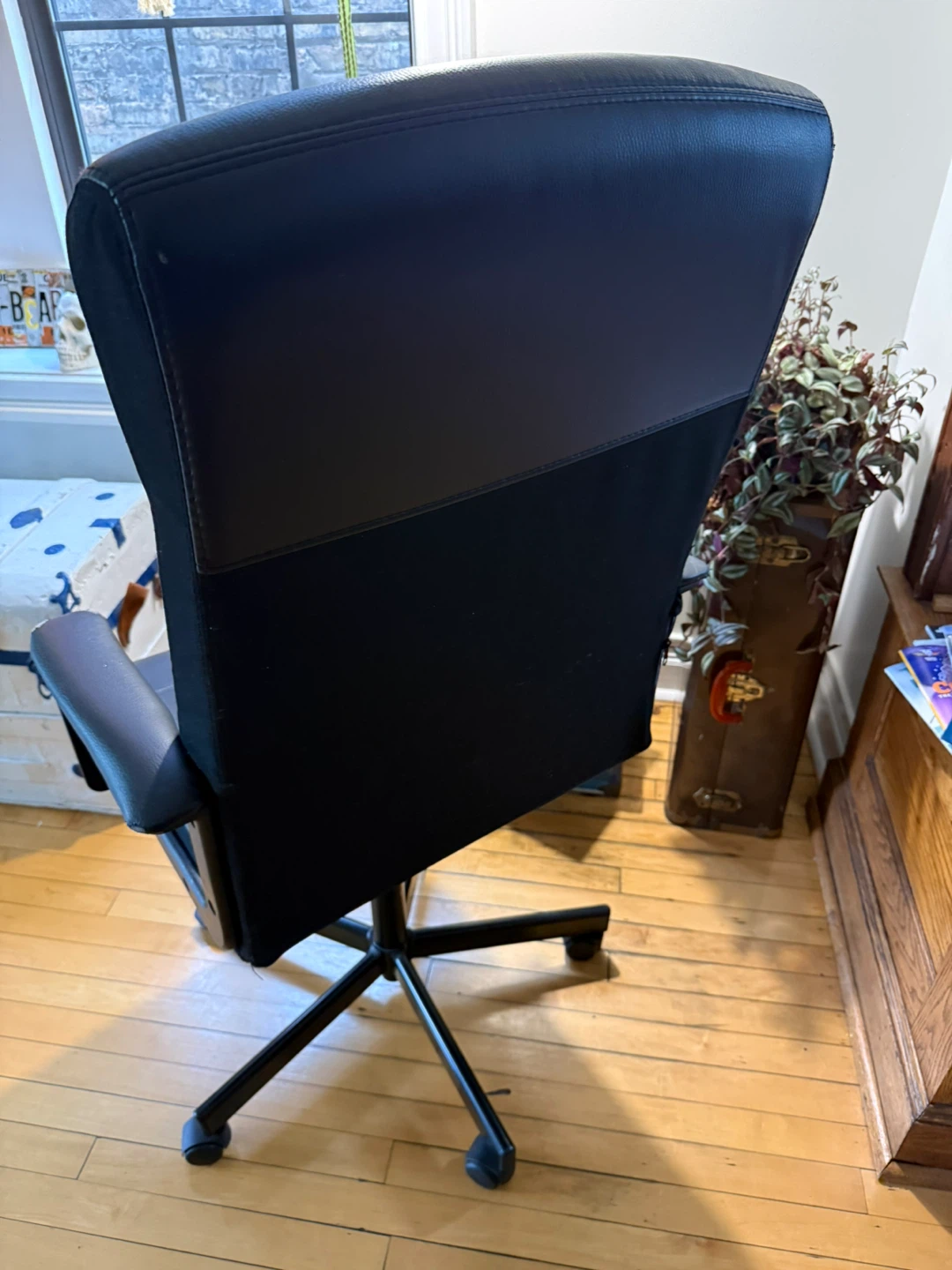 Black Office Chair - photo 3