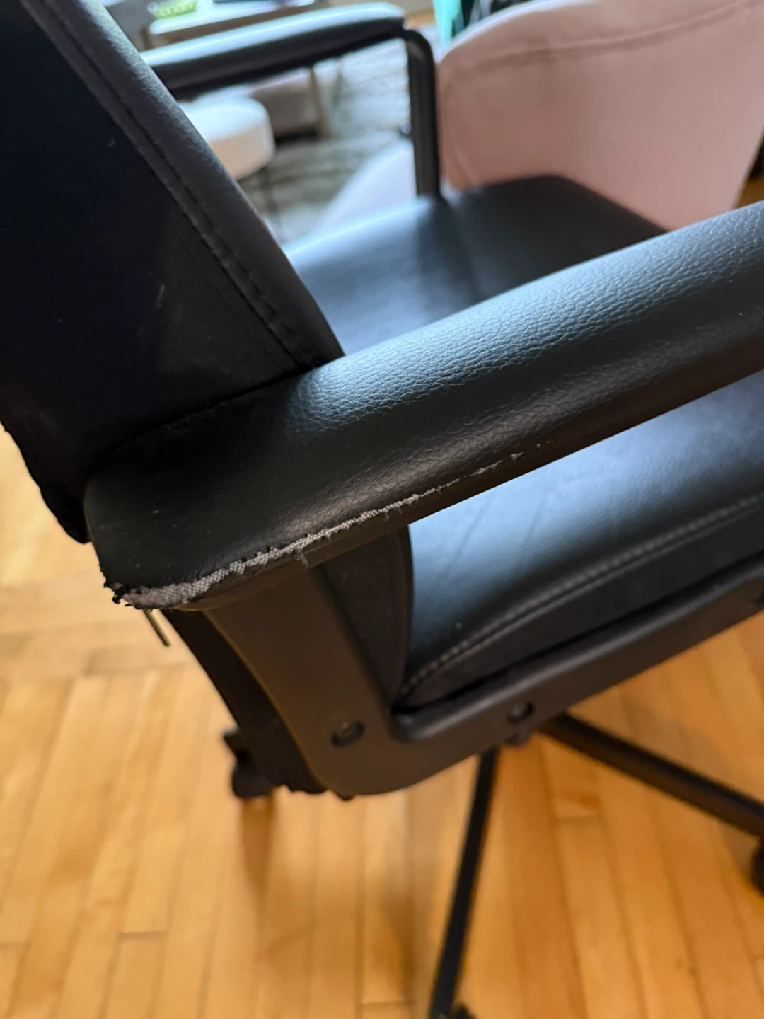 Black Office Chair - photo 4