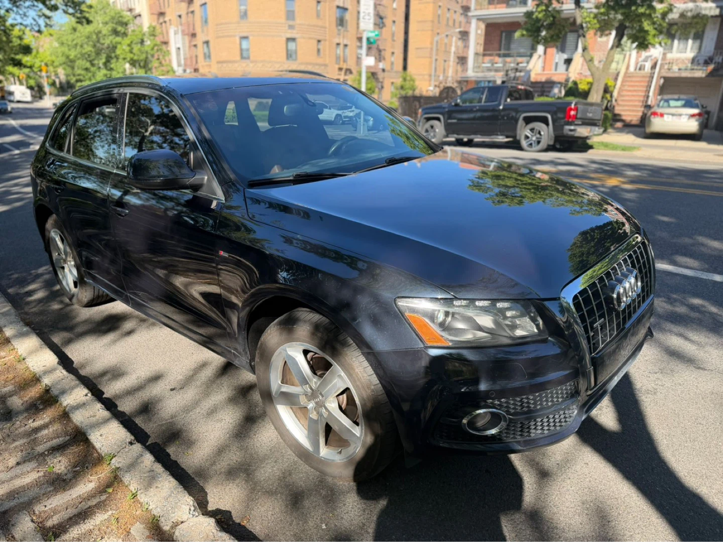 Dark Gray Audi Q5 3.2 Quattro SUV - photo 3