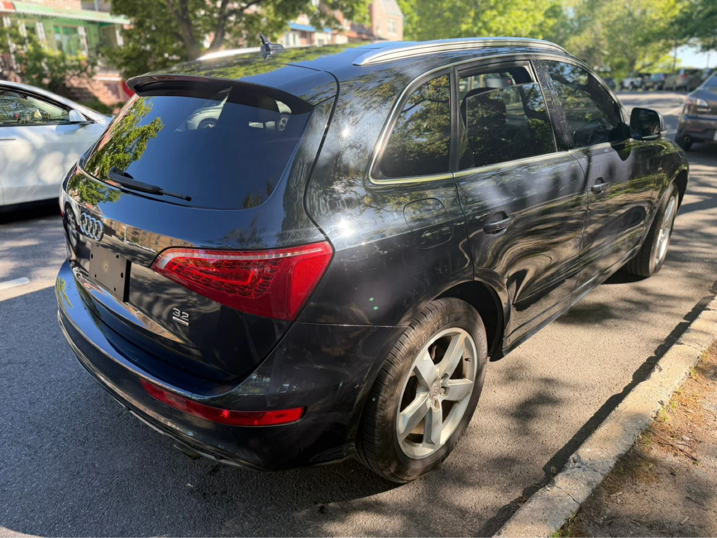 Dark Gray Audi Q5 3.2 Quattro SUV - photo 4
