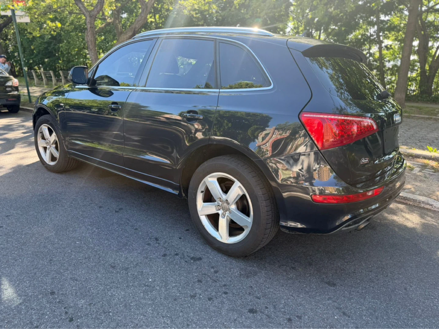 Dark Gray Audi Q5 3.2 Quattro SUV - photo 5