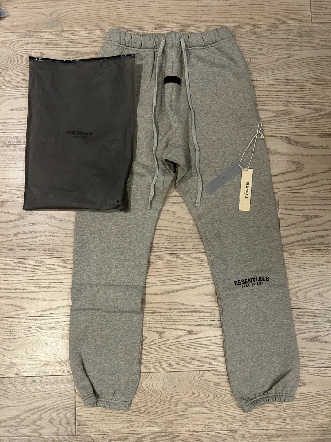 ESSENTIALS Fear of God Sweatpants Grey Size Medium